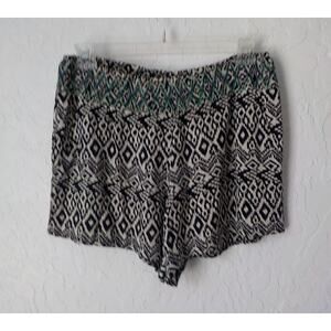 Solitaire Ravy Khosla Women Large Casual Shorts Aztec Black Elastic Waist Boho